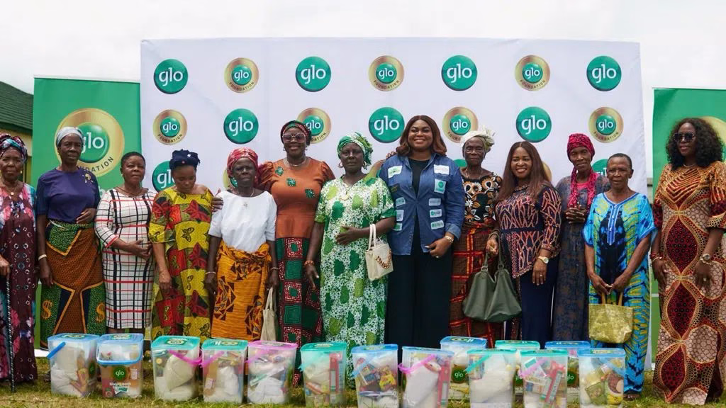 glo foundation eases hardship in delta communities with food relief24339354787001862042.