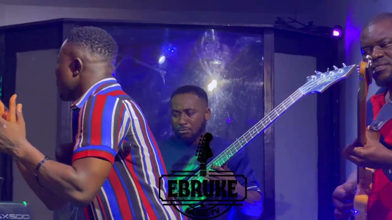 UYE (Feat. Moses Diamond)