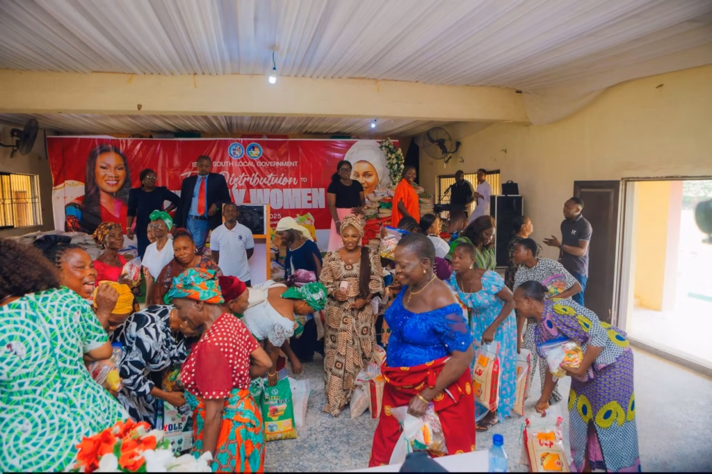 Over 200 Elderly Women Receive Christmas Food Support from Isoko South Chairperson’s Wife 6 over200elderlywomenreceivechristmasfoodsupportfromisokosouthchairpersonE28099swife53074285366673139968