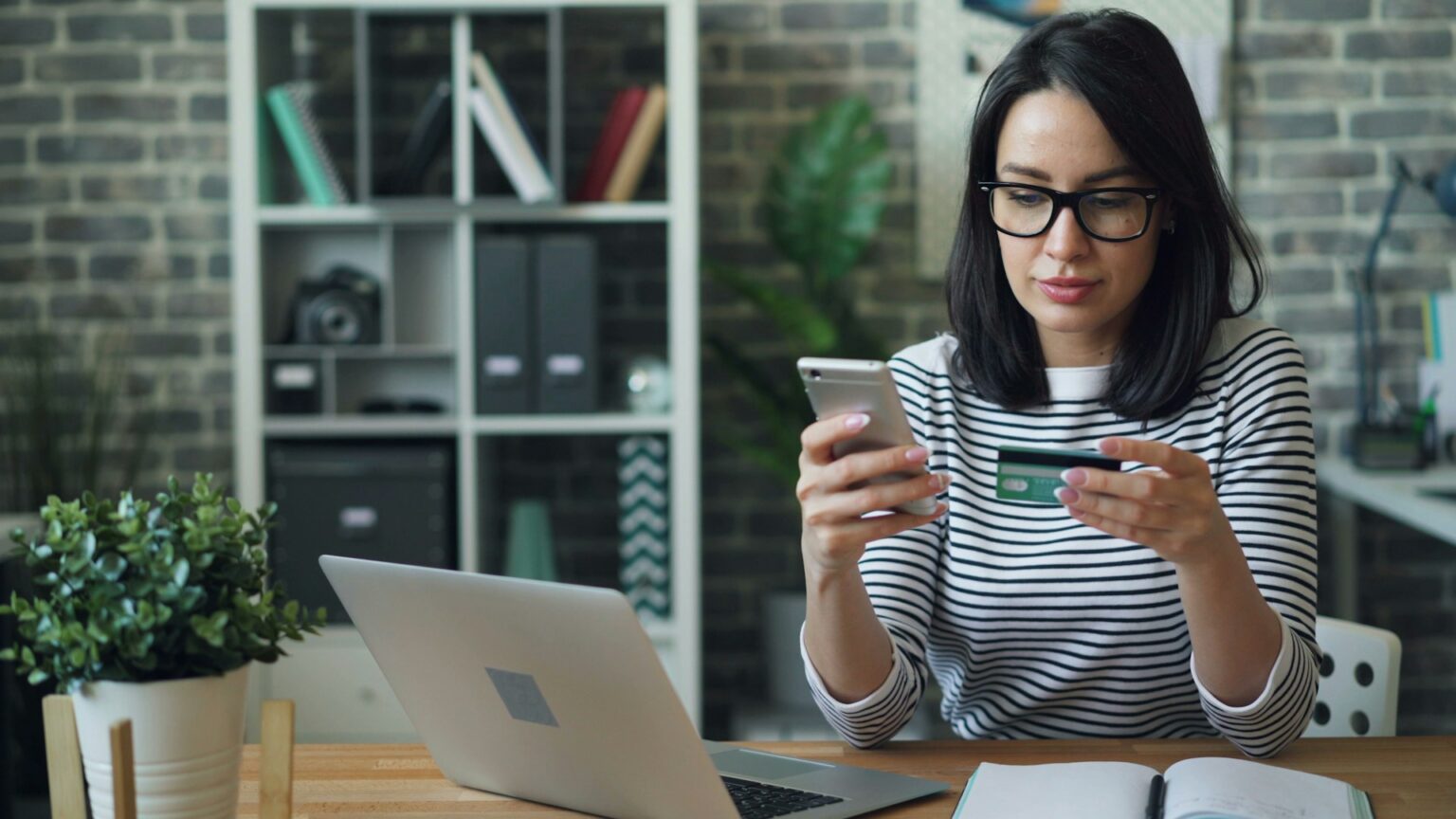 How to Consolidate Credit Card Debt Without Hurting Your Credit Score 1 Howtoconsolidatecreditcarddebtwithouthurtingcreditscore