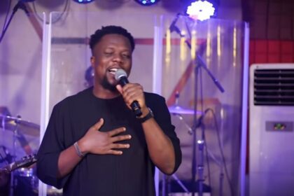 Kelvin Sapp performing the Niger Delta Praise live session